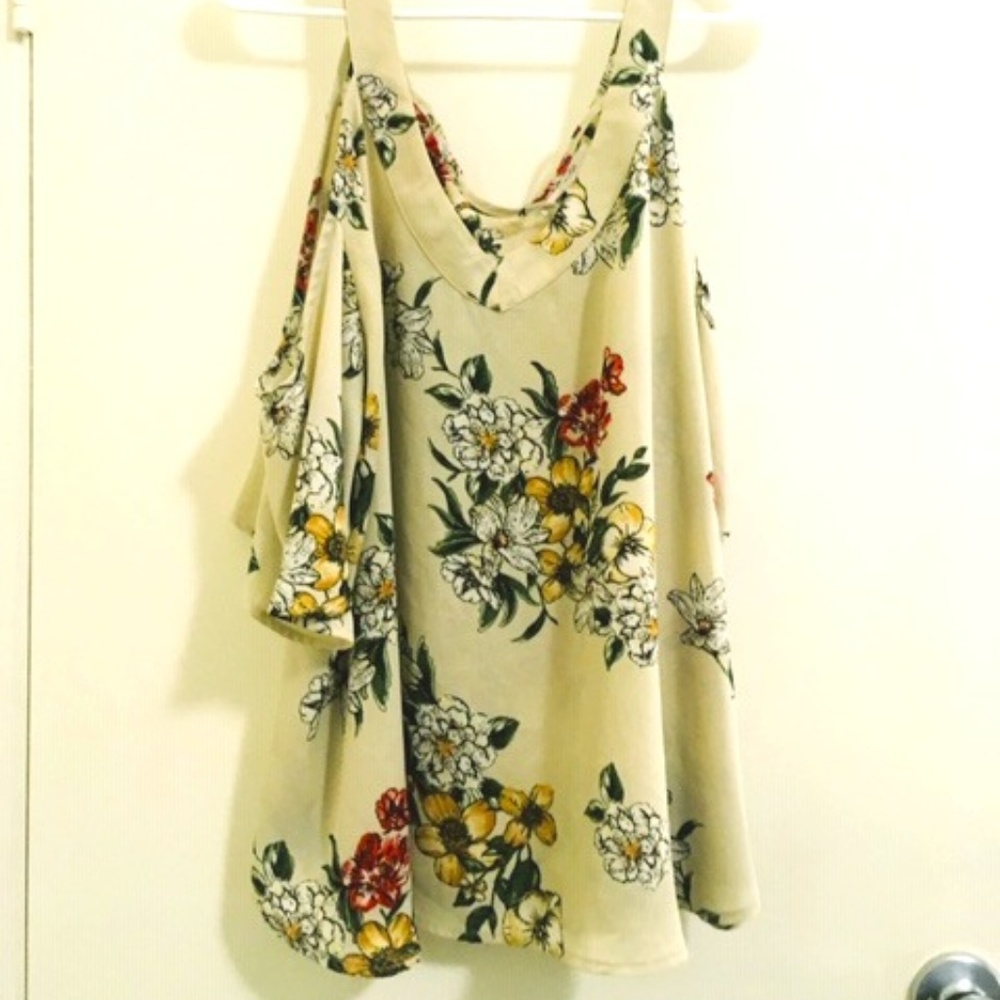 Active USA Off shoulder floral tee Sz 3X